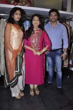 Juhi Chawla at the launch of Riyaz Gangji_s Maharaja collection in Juhu, Mumbai on 23rd Oct 2012 (37).JPG